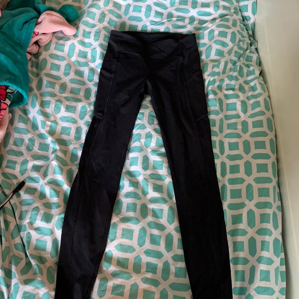 Full length black lululemon leggings with pockets